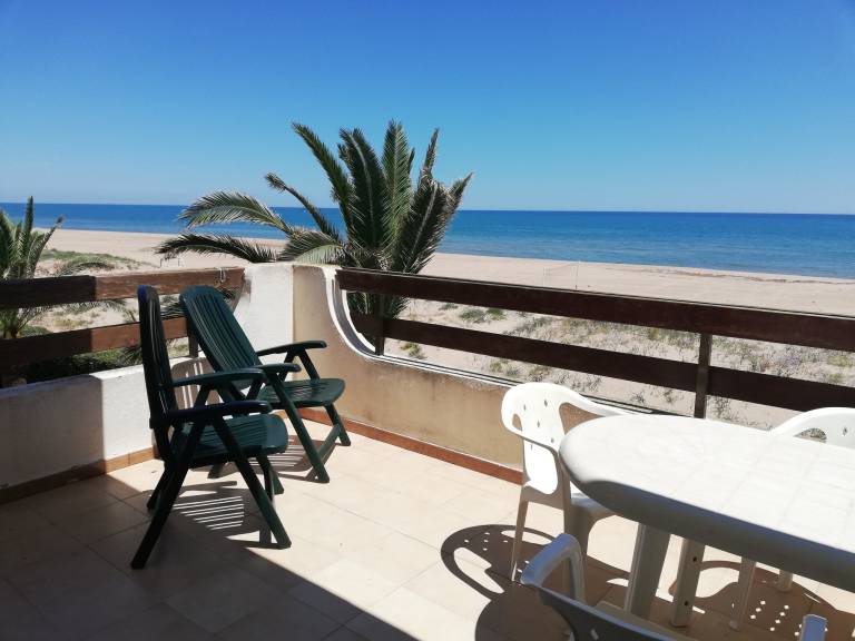 Holiday apartment with pool, yard & terrace | Beach view — photo 2