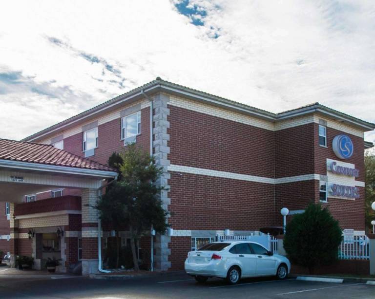 Comfort Suites Jacksonville Airport in Jacksonville, FL
