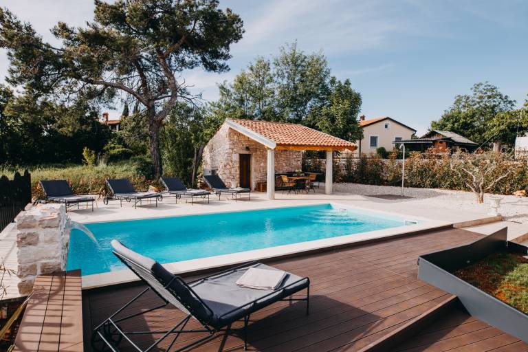 Villa with heated pool, terrace & barbecue — photo 3
