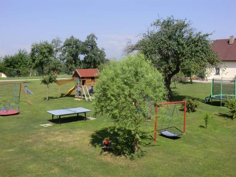 Holiday apartment with yard & BBQ — photo 3