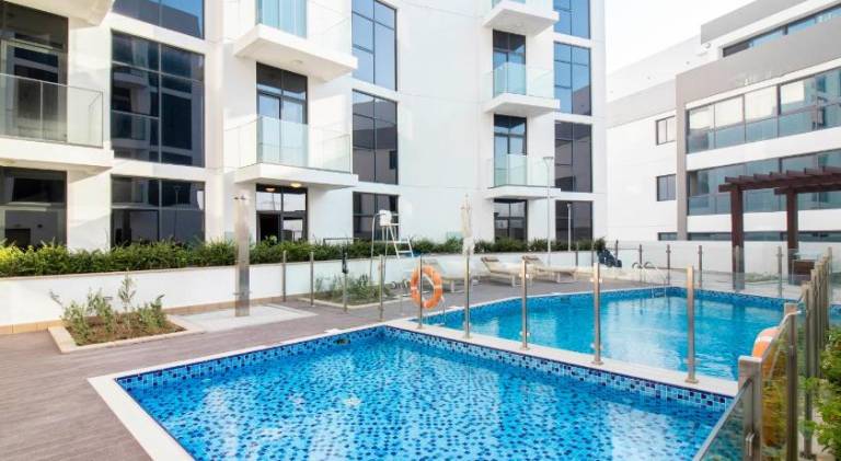 Apartment with private pool — photo 3