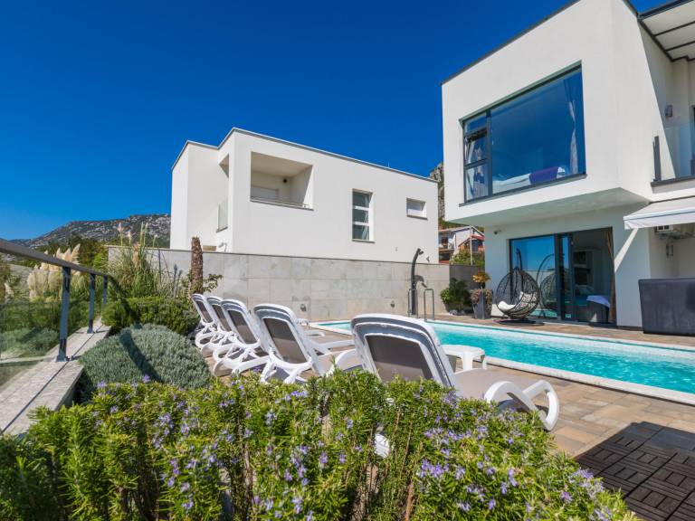 Fully equipped ample vacation home with barbeque, garden & pool | Sea view | Pets are welcome — photo 3