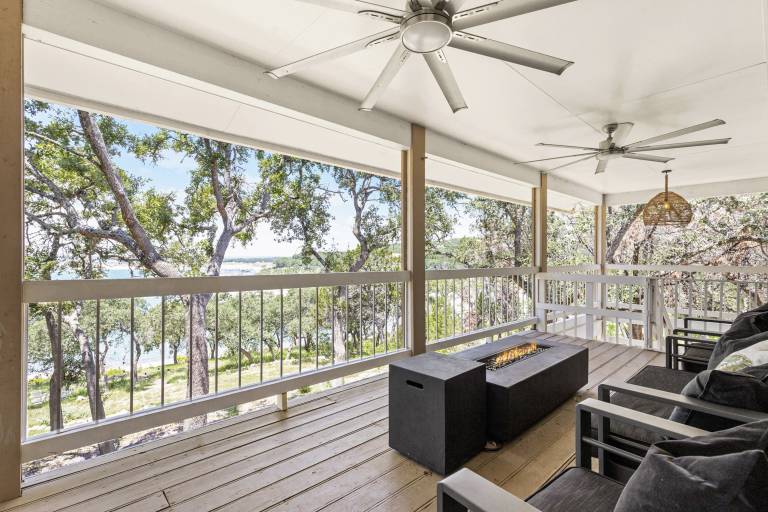 Waterfront Canyon Lake Retreat: Dogs Welcome! — photo 3