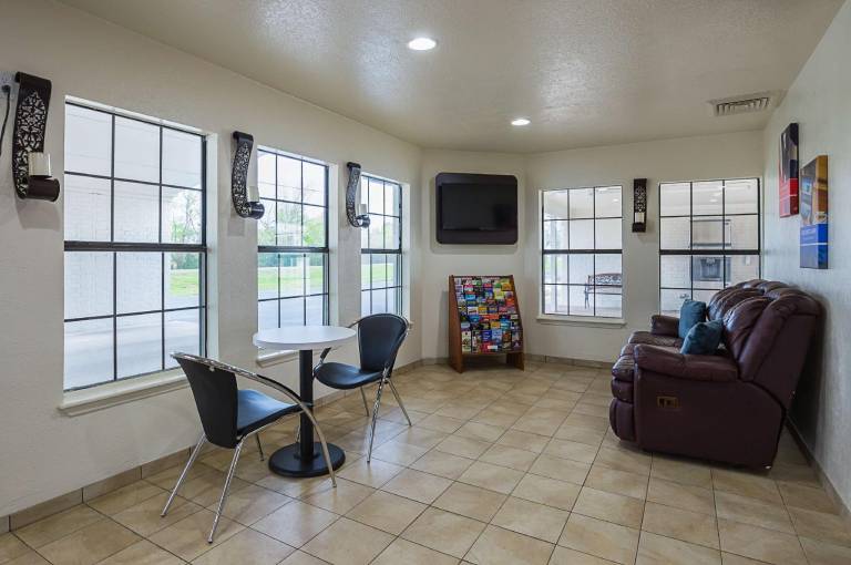 Motel 6 Madisonville, TX — photo 5