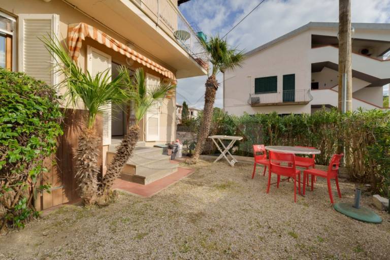 Family-friendly beautiful rental apartment with garden | Beach nearby | Pets allowed — photo 2
