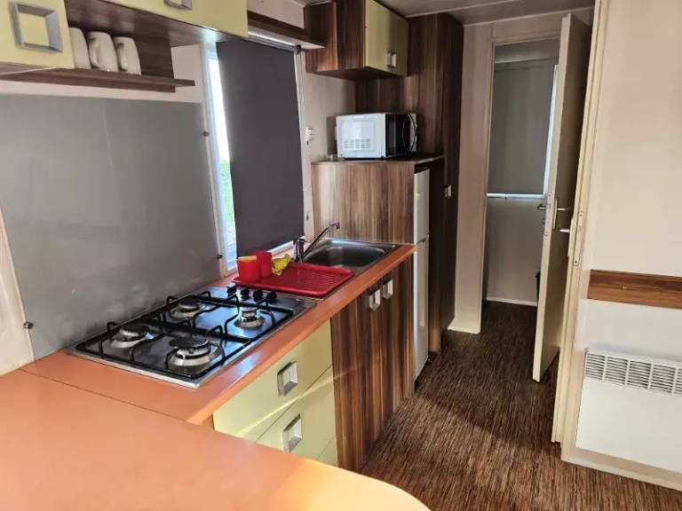 Camping with 4 views - Mobil-home Aqua 3 rooms 4 people Air-conditioned Terrace Semi-Cover TV — photo 3