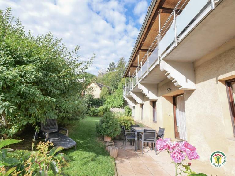 Gite with yard, barbeque & terrace — photo 3