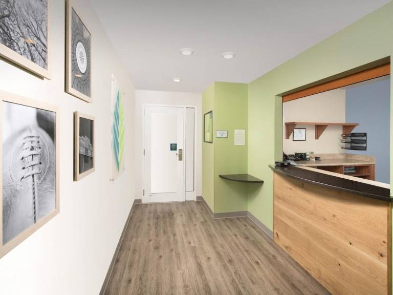 WoodSpring Suites Naples West — photo 5