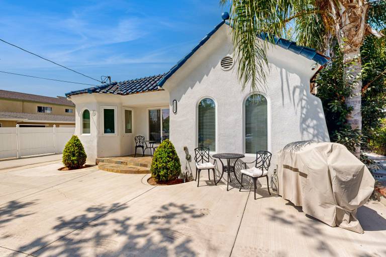 House  East Side Costa Mesa