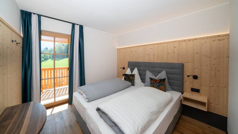 Apartment "Schlosshof Himml" with Mountain View, Private Terrace & Wi-Fi — photo 4