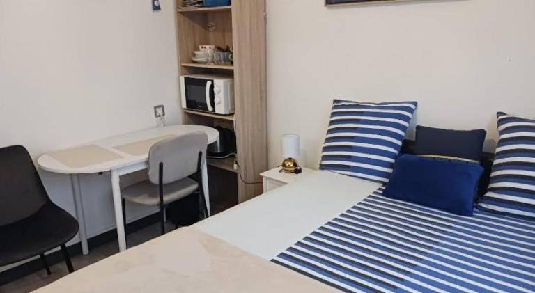 CHAMBRES Climatisees tout Confort, GARE, WIFI, parking, avec pt dejeuner compris — photo 2