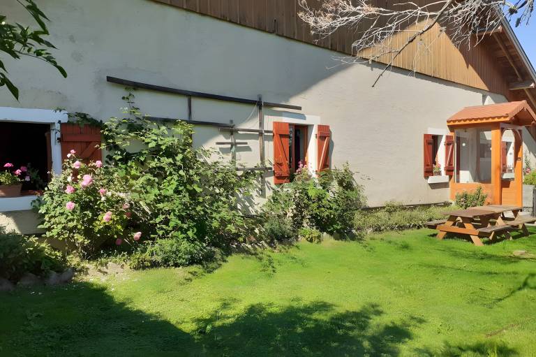 Holiday Home “Ancienne Petite Ferme”: Mountain View, Shared Terrace, Wi-Fi — photo 3