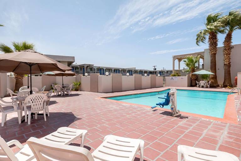 Motel 6 El Paso, TX - Airport - Fort Bliss — photo 2