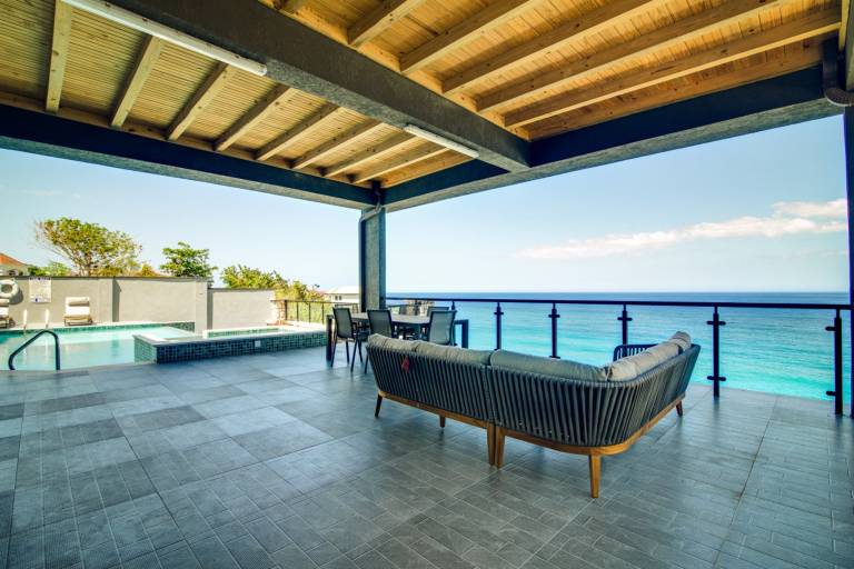 Villa Tower Isle