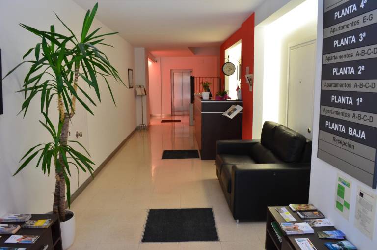 Pleasant serviced apartment | Next to Cathedral-Basilica of Our Lady of the Pillar | Good for workation | Pets are welcome — photo 3