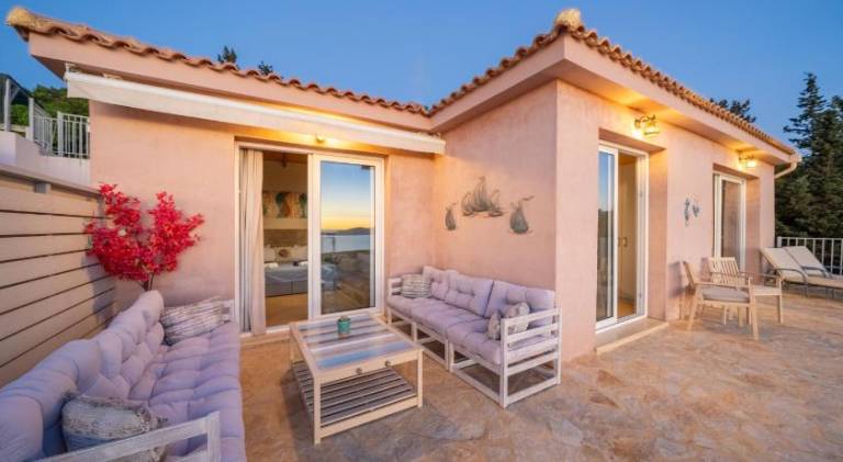 Villa with private pool & terrace — photo 4