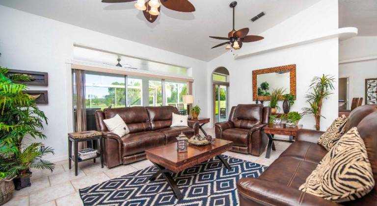 House with jacuzzi & pool | Pets allowed — photo 2