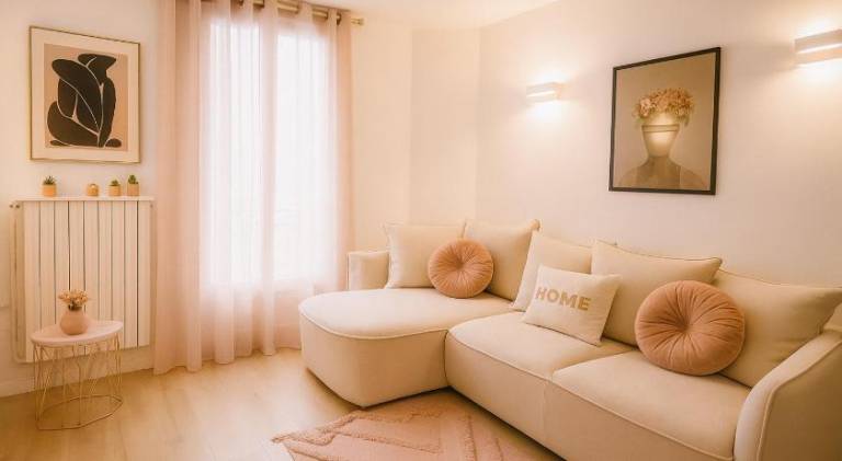 Holiday apartment with 1 room for 3 persons in Charenton-le-Pont