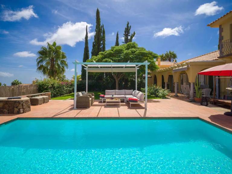 Holiday Home 'Villa Linda' with Mountain Views, Private Pool and Wi-Fi — photo 5