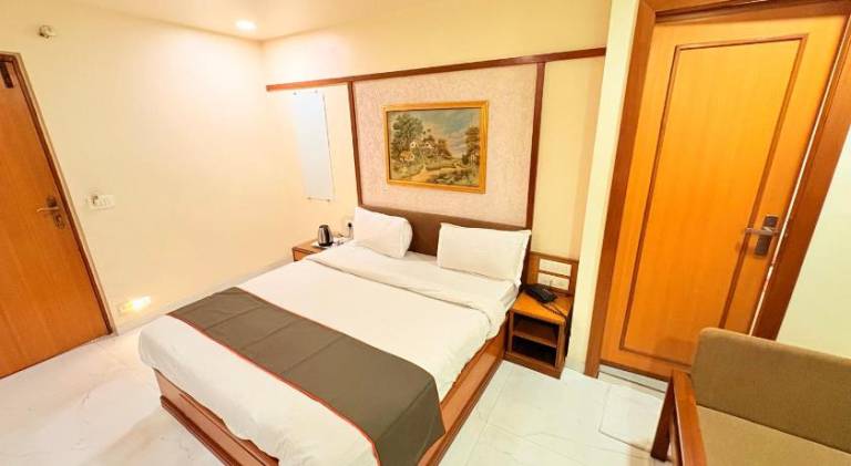 Hotel Vice President Navrangpura Ahmedabad