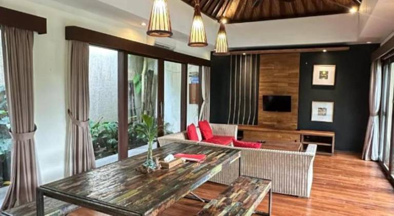 Child-friendly pleasant villa with patio, yard & pool | Good for workation | Pets are welcome — photo 4