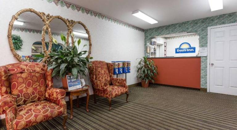 Days Inn by Wyndham Dickson — photo 5