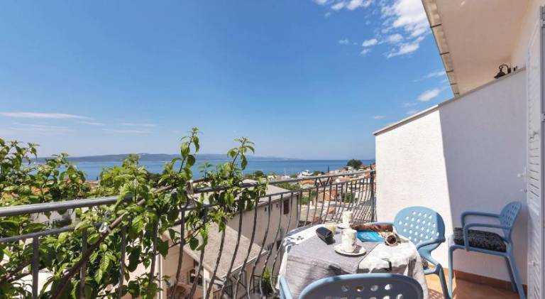 Holiday apartment with terrace & garden — photo 4