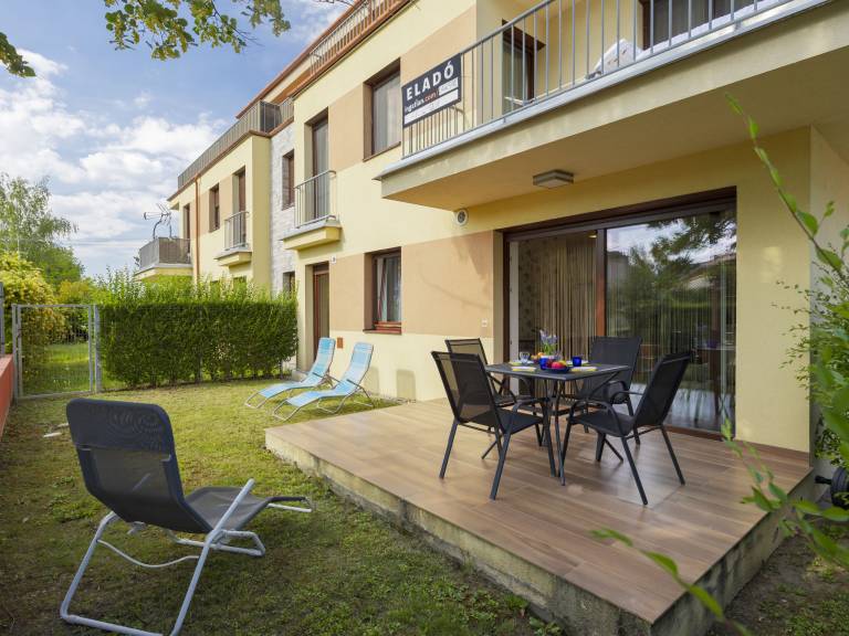 Ferienwohnung in Zamárdi, Plattensee, Kroatien für max. 4 Personen Ferienwohnung in Zamárdi, Plattensee, Kroatien für max. 4 Personen