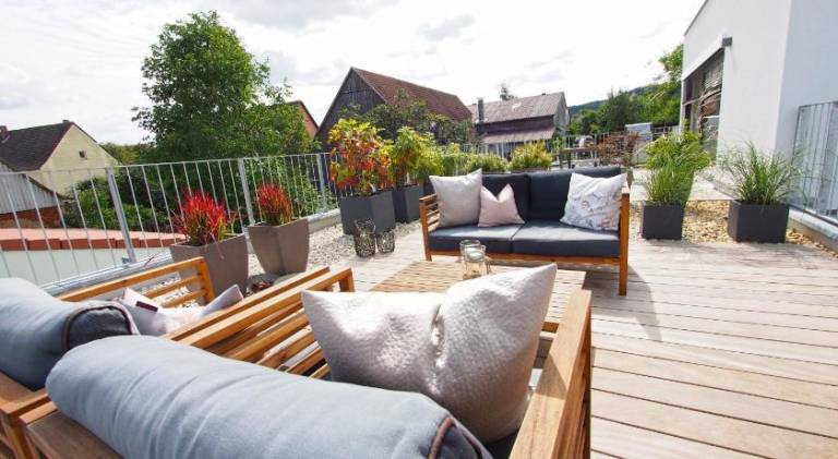 Holiday apartment with terrace, garden & barbecue — photo 3
