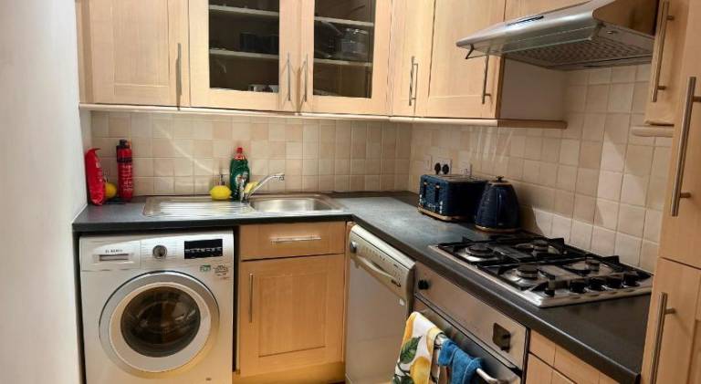 Luxurious Victorian 3 Bed Flat in the Heart of Edinburgh — photo 4
