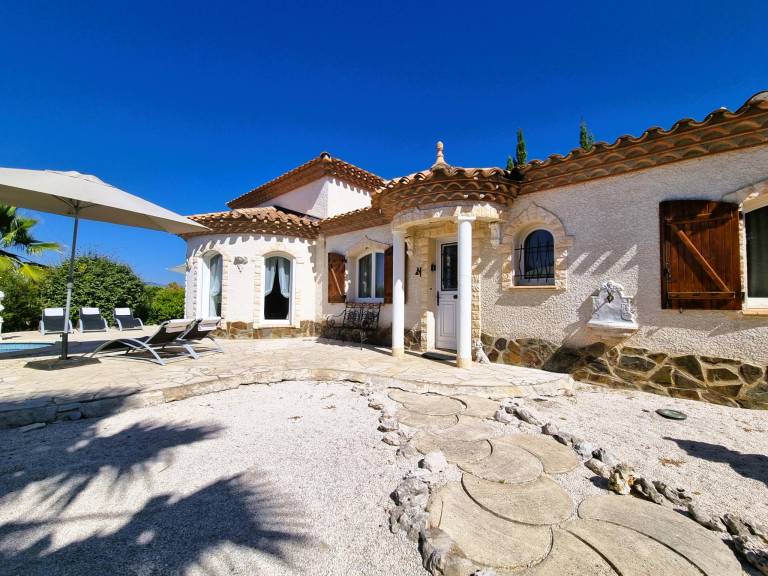 Beautiful southern villa with private pool — photo 3