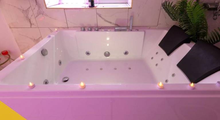 Escale secrete Montargis Jacuzzi Terrasse Parking gratuit — photo 3