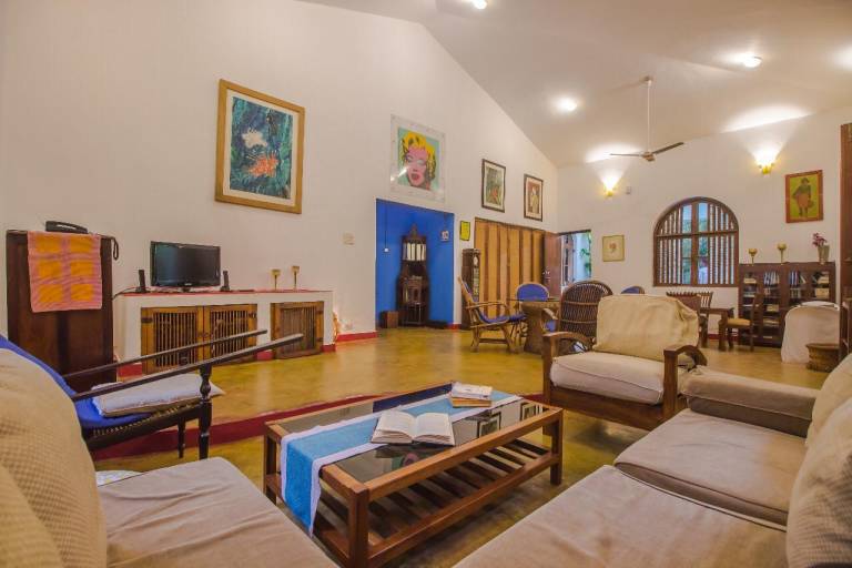 Villa with pool — photo 2
