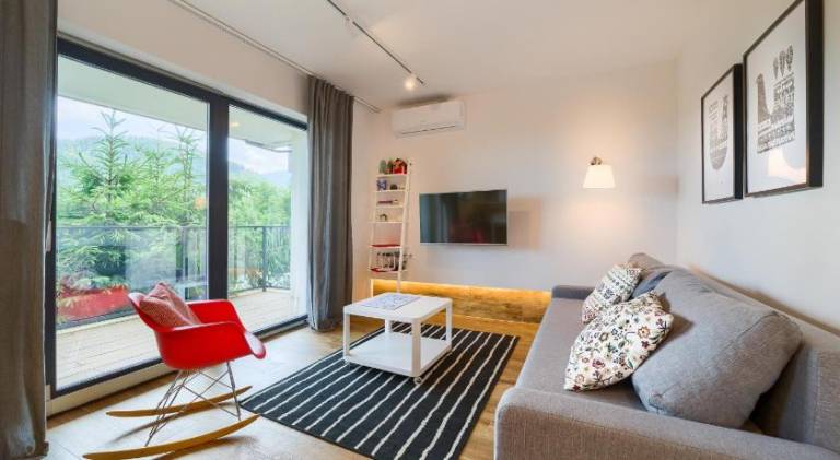 Apartment with jacuzzi, patio & sauna — photo 2