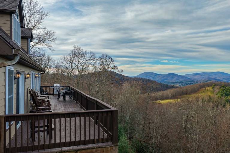Blue Ridge View Cabin: Hot Tub, Pool Table, Pet-Friendly, Near Blowing Rock & Parkway — photo 2