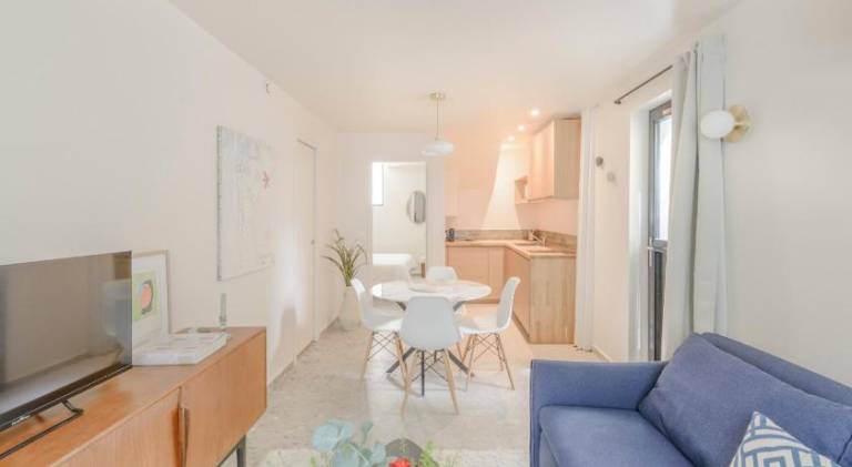 Maison Alcome - Elegant Artist's Residence with Private Garden — photo 2