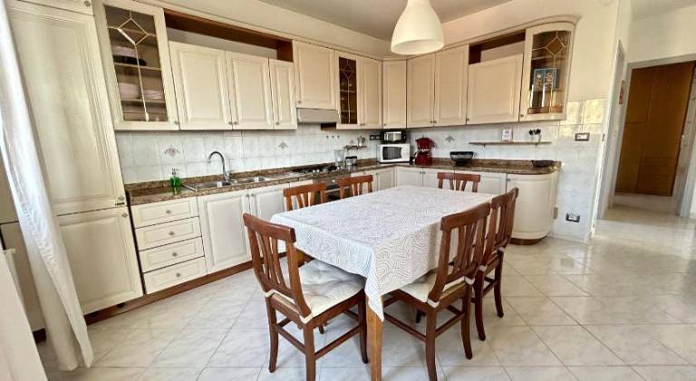 Rental apartment with 2 rooms for 5 persons — photo 4
