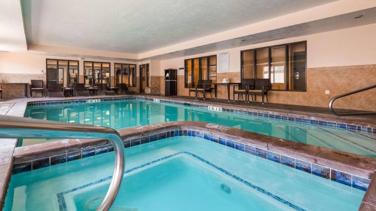 Best Western Plus Airport Inn & Suites — photo 2