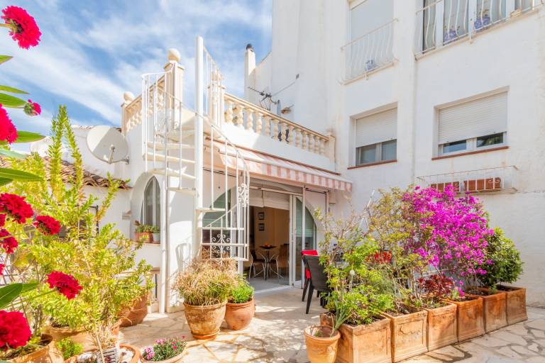 Apartment 'Finca 9' with Shared Pool, Wi-Fi and Air Conditioning in Mora