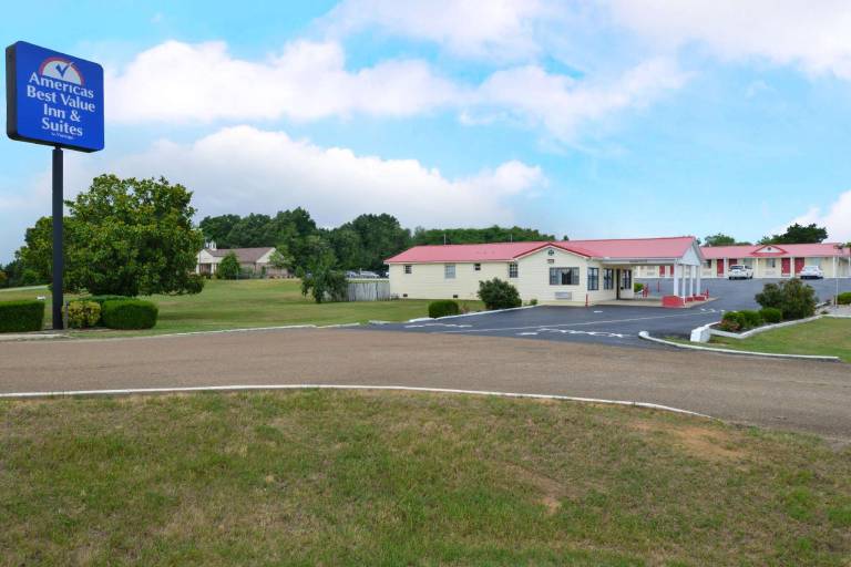 Americas Best Value Inn Wildersville in Wildersville, TN