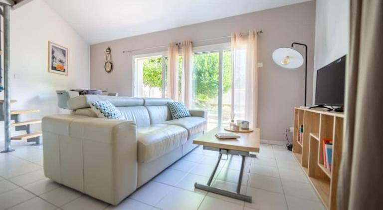 Pleasant holiday apartment with garden & BBQ | Beach nearby | Suitable for remote work | Dogs allowed in Angoulins