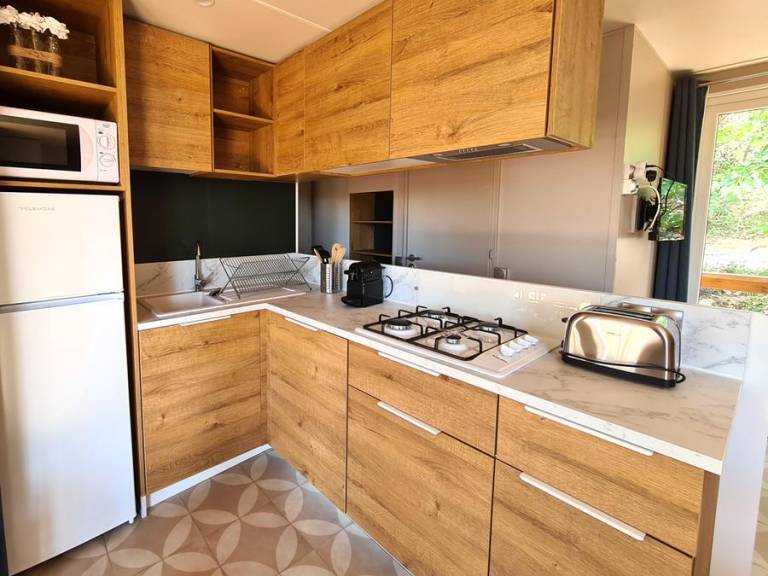 Mobile home with jacuzzi, terrace & pool — photo 5
