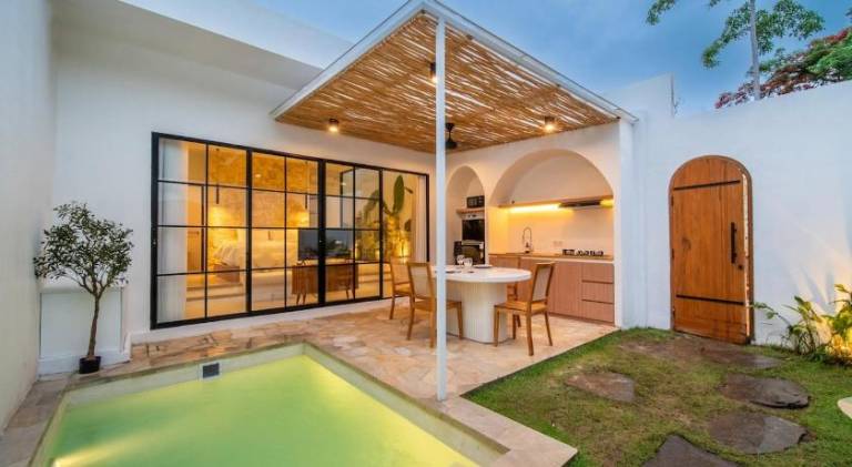 Villa with pool — photo 2