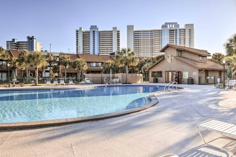 Sun Dappled PCB Retreat w Multiple Pools