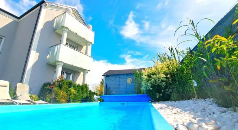 Villa with pool, garden & barbeque | Pet-friendly in Wladyslawowo