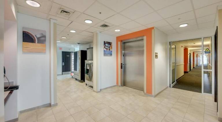Motel 6 Brampton, ON - Toronto — photo 4