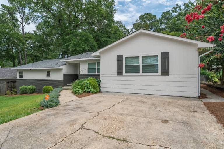 Children-friendly big house | Pets allowed — photo 2