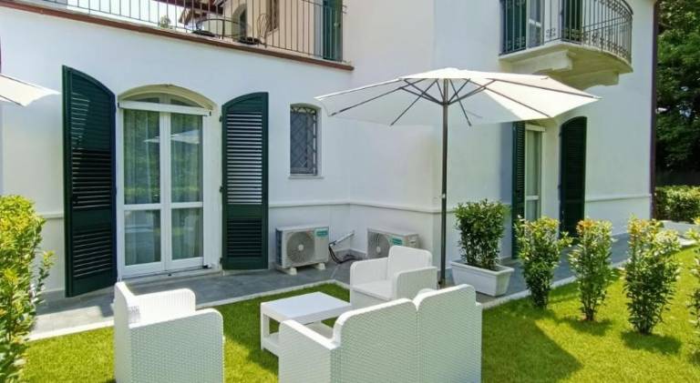Serviced apartment with garden & patio — photo 5