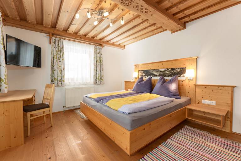 Family-oriented charming rental apartment with garden & terrace | Close to the ski | Perfect for remote work | Pets are welcome — photo 4