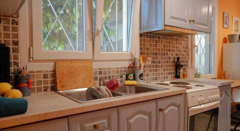 Vacation home with terrace & yard | Suitable for remote work | Pets allowed — photo 2